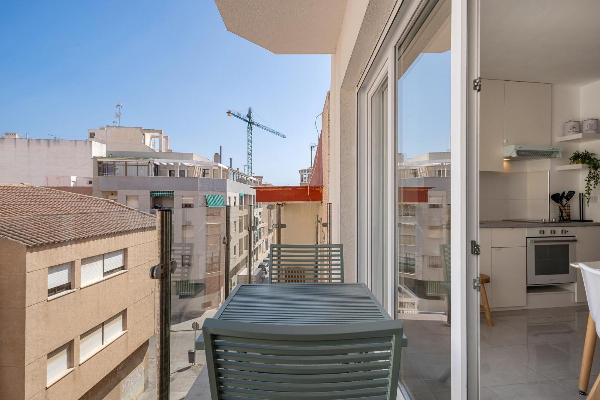 Casa Amorosa Apartment With Pool - Close To Beach, City Centre And Bus Station Torrevieja Buitenkant foto